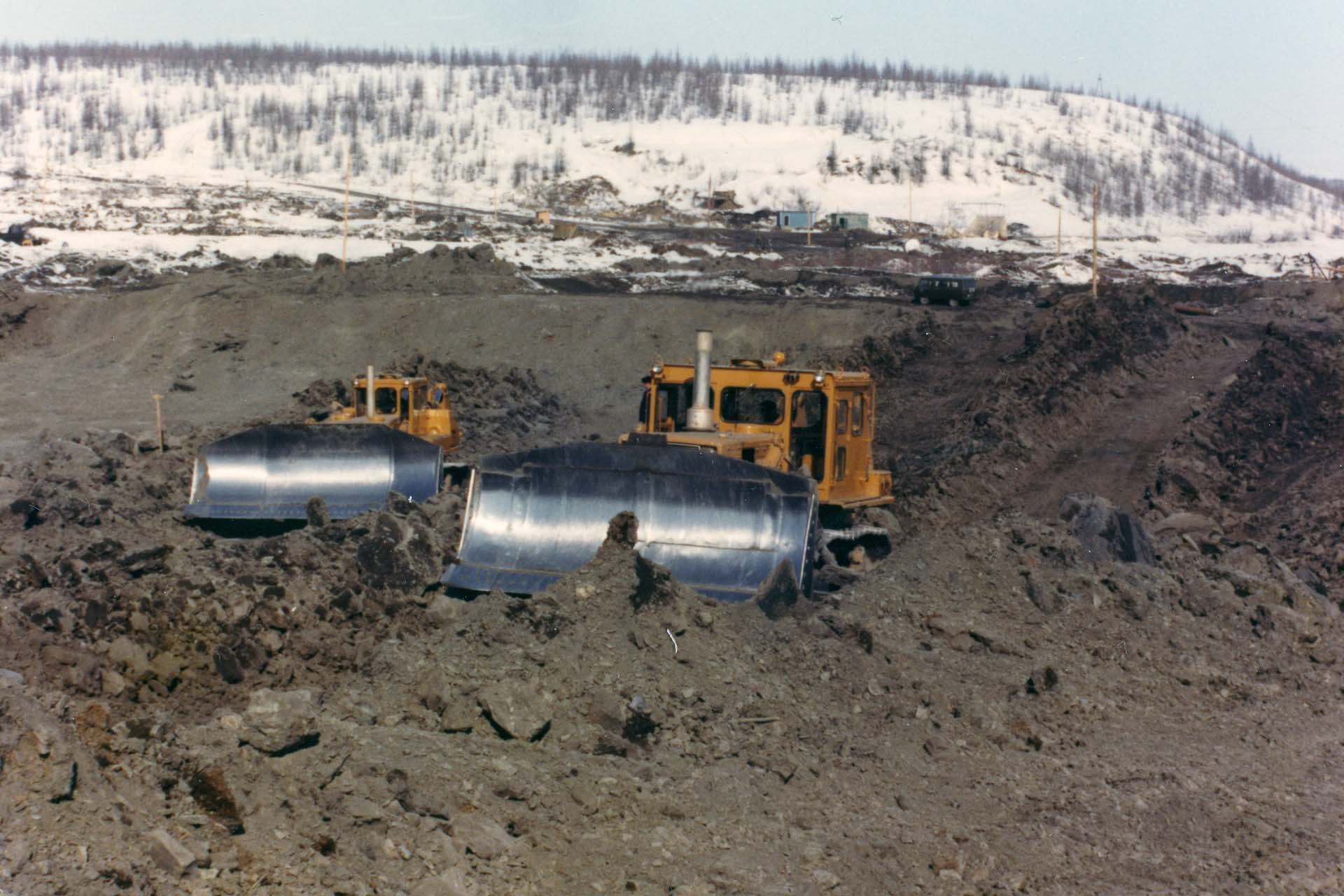Как проходили первые испытания горных бульдозеров Komatsu в СССР