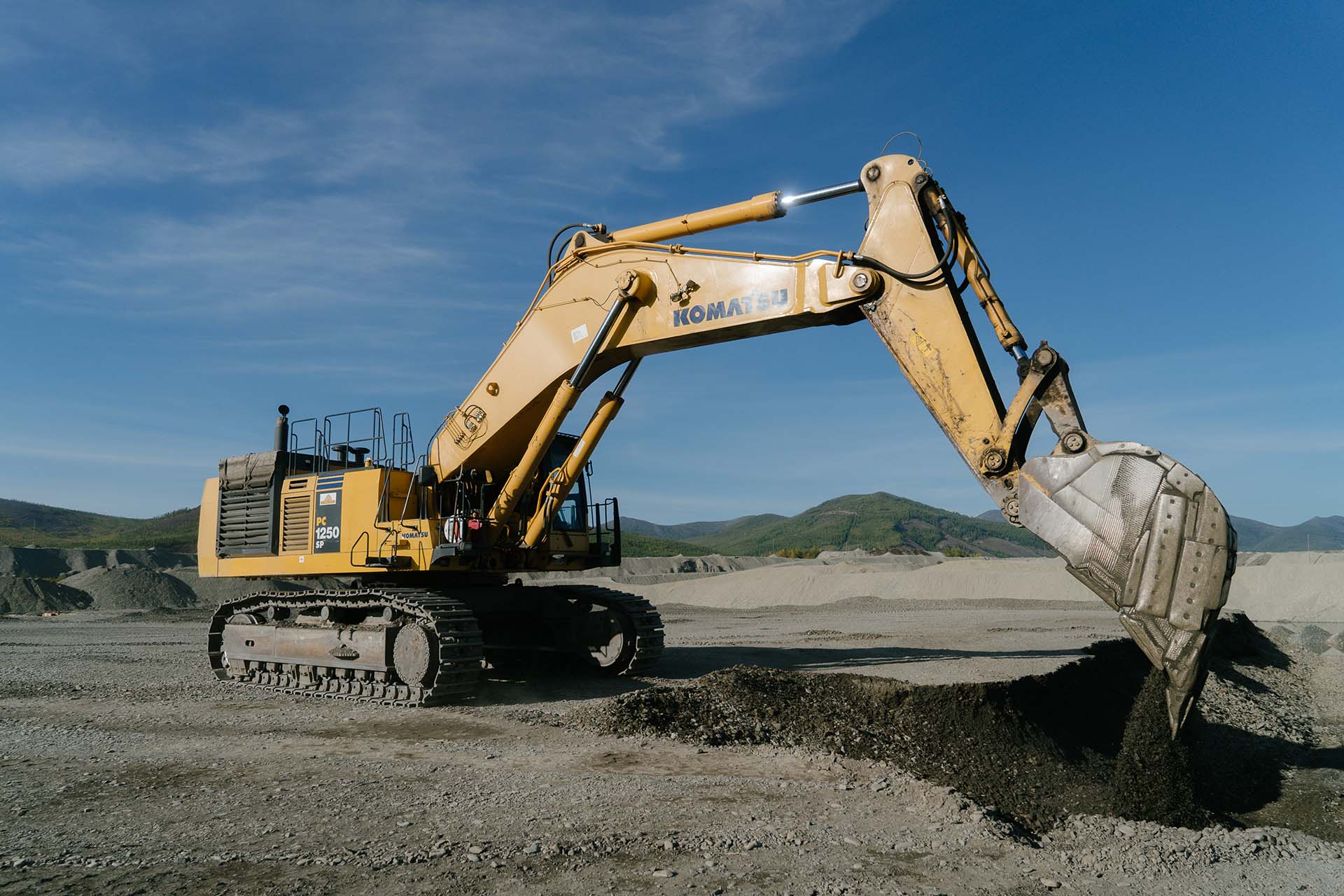 Экскаватор гусеничный Komatsu PC1250